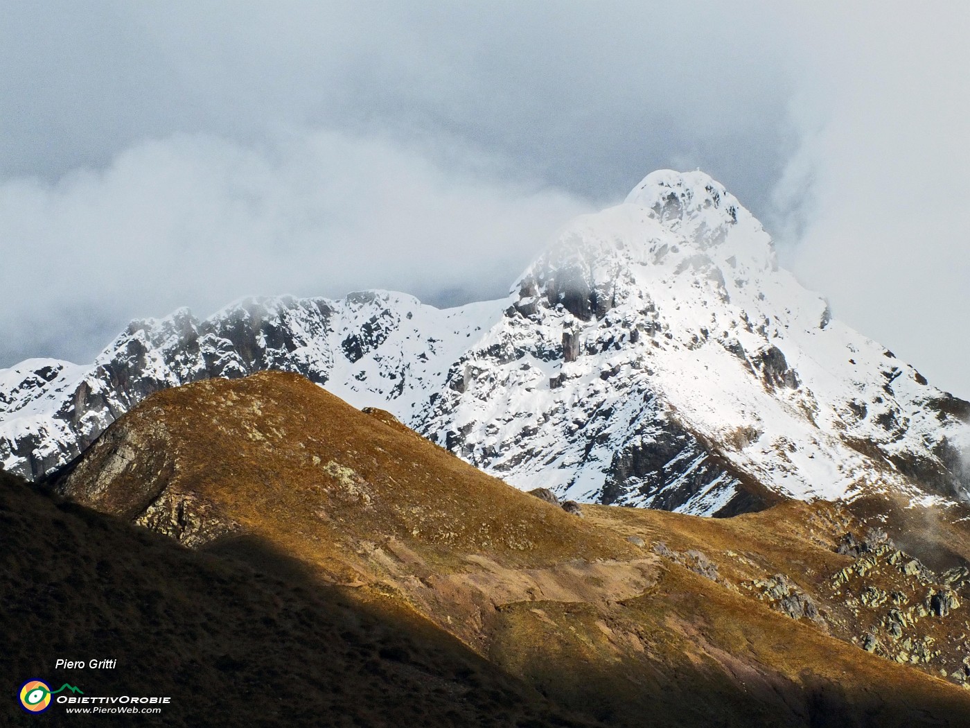 57 Zoom in Pizzo Tre Signori innevato.JPG